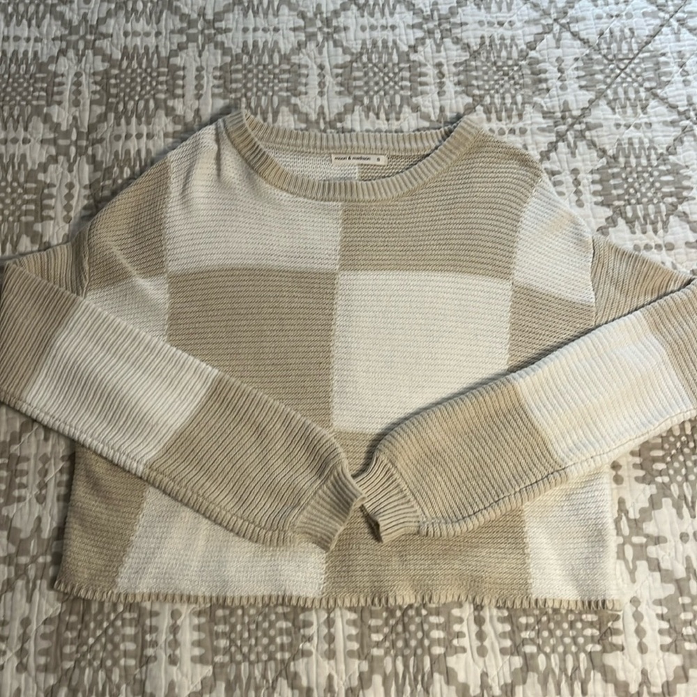 Moon & Madison Pullover Sweater || Size: Small